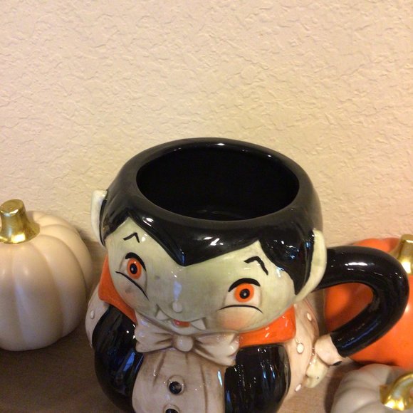 Vampire Dracula Johanna Parker Transpac Halloween ceramic mug - Picture 4 of 6